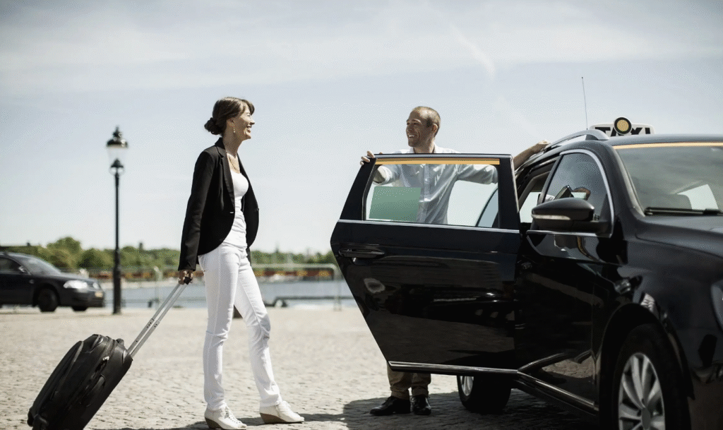 Benefits of Choosing Luxury Car Rental in Dubai with Driver