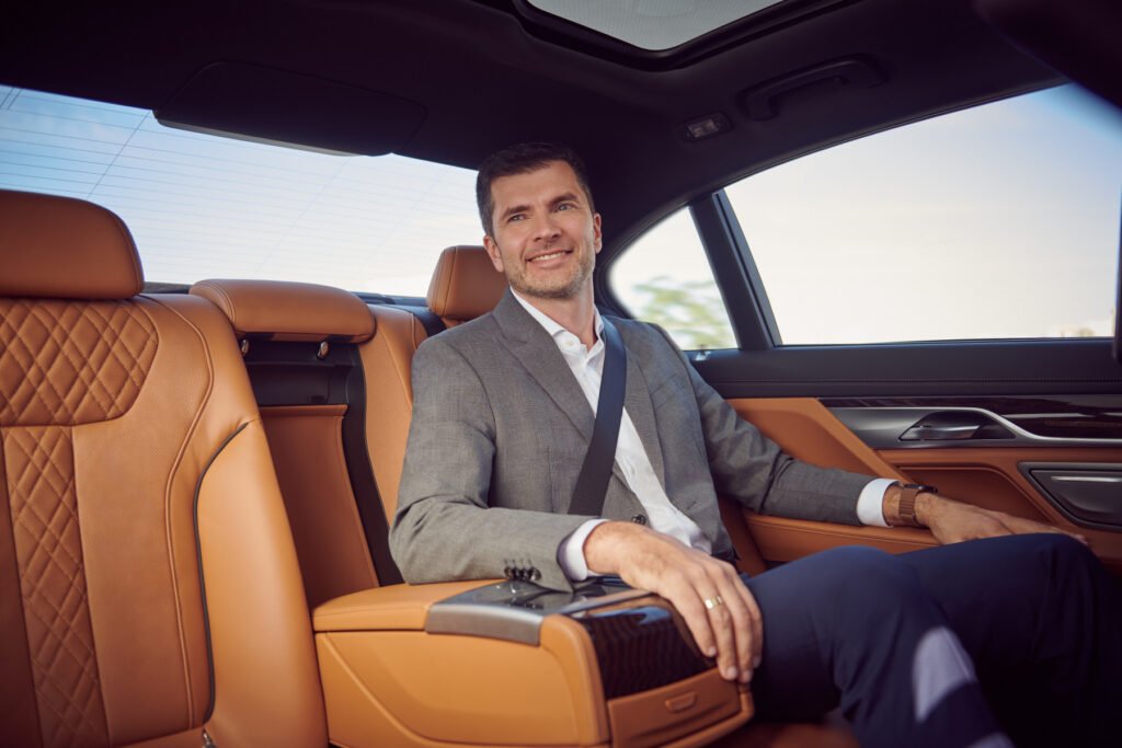 Rent a Car with Driver in Dubai: The Smart Choice for Tourists and Business Travelers